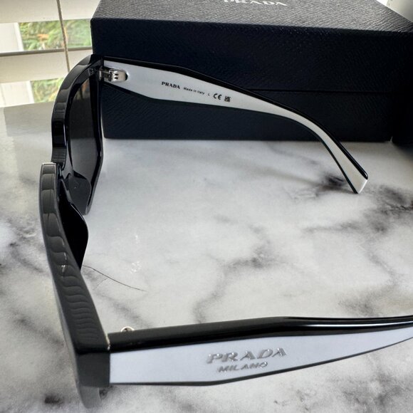 SOLD! PRADA PR 24ZS 56 Women's Square Sunglasses - Black/Gray - New in Box - Picture 5 of 13